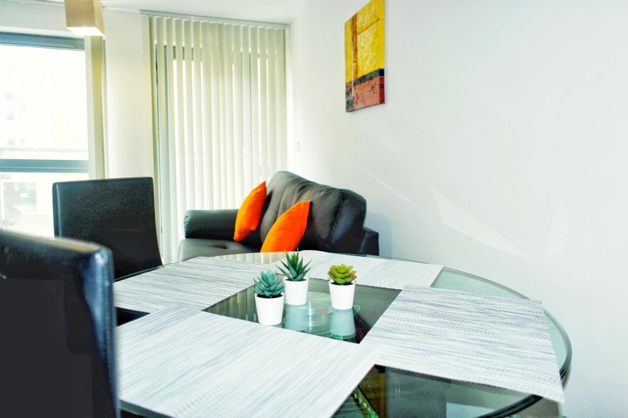 2 Bed Ensuite With Balcony And Free Onsite Secure Parking Manchester Esterno foto