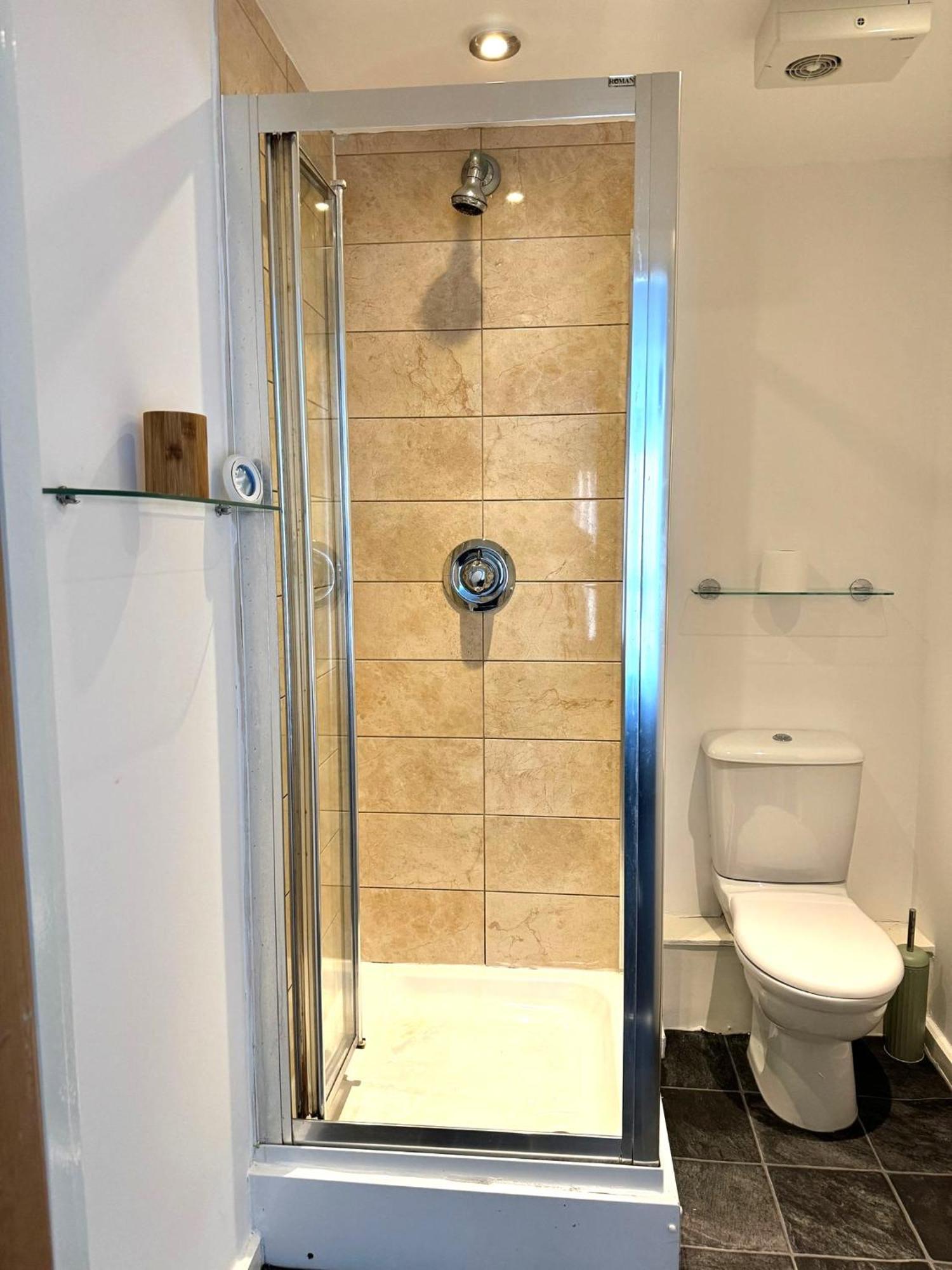 2 Bed Ensuite With Balcony And Free Onsite Secure Parking Manchester Esterno foto