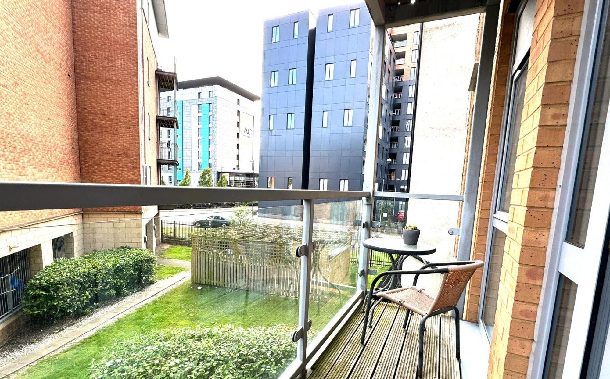 2 Bed Ensuite With Balcony And Free Onsite Secure Parking Manchester Esterno foto